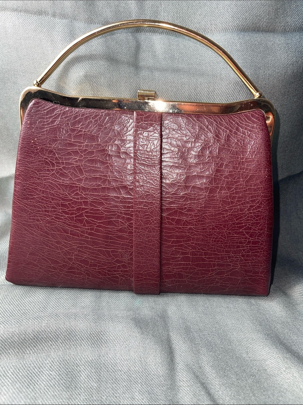 Women's Vintage Structured Handbag - Wine Colored CrackledLeather